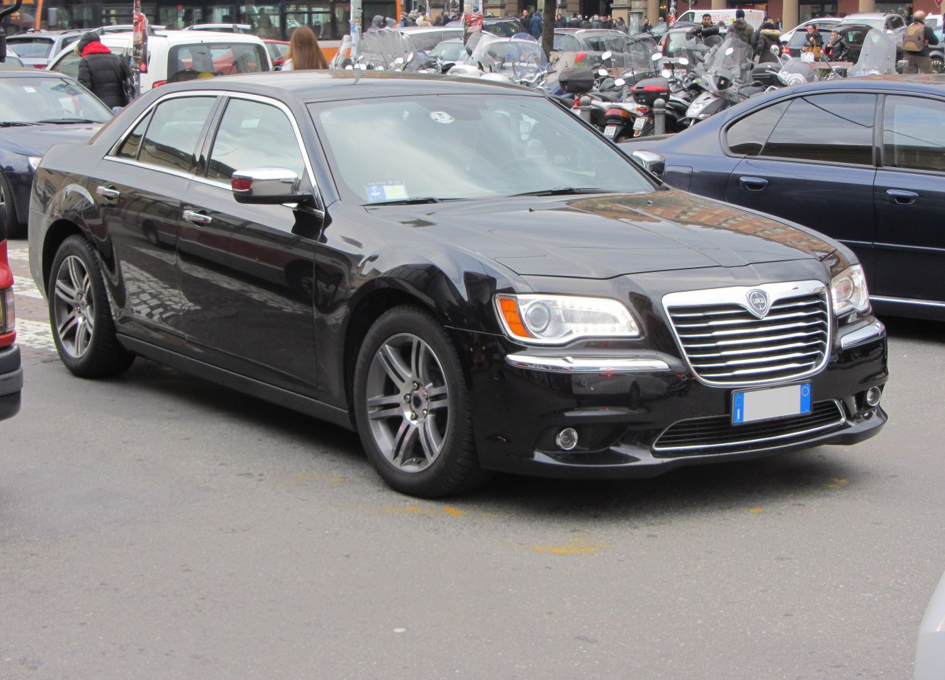 Lancia Thema LX 3 0 V6 Multijet II 239 Hp 5G TRONIC lancia-thema-lx-3-0-v6-multijet-ii-239-hp-5g-tronic